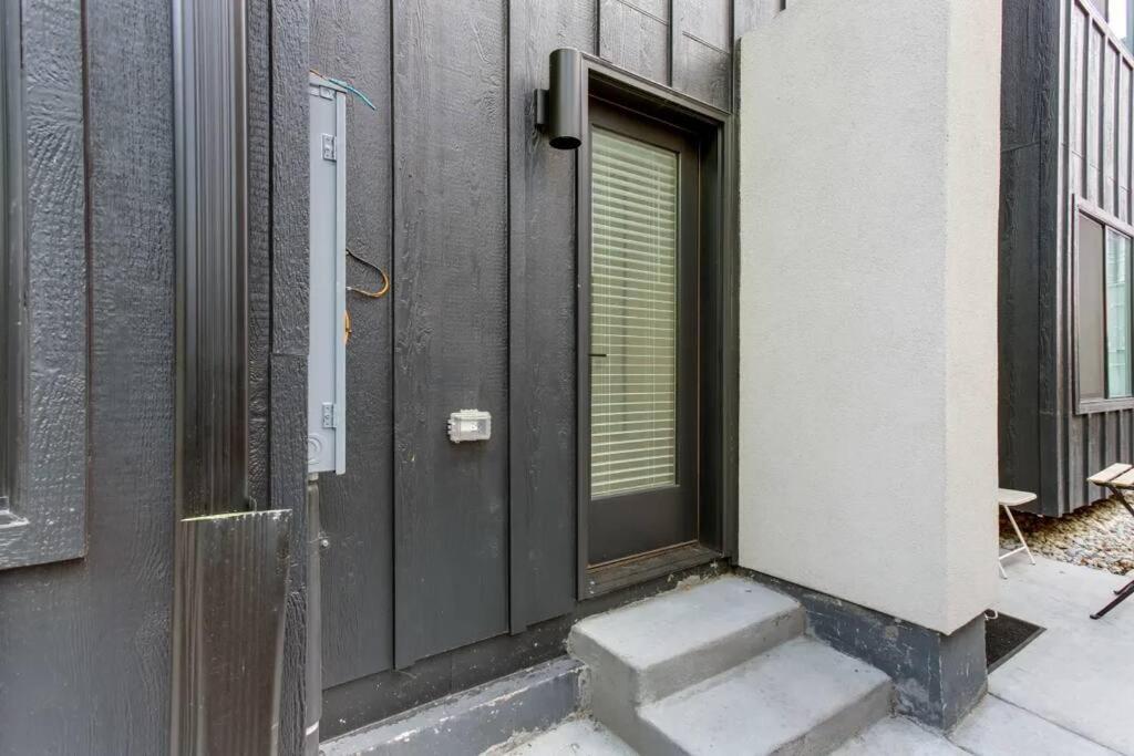 Brand New Two Room Apartment Building On A Park Ντένβερ Εξωτερικό φωτογραφία